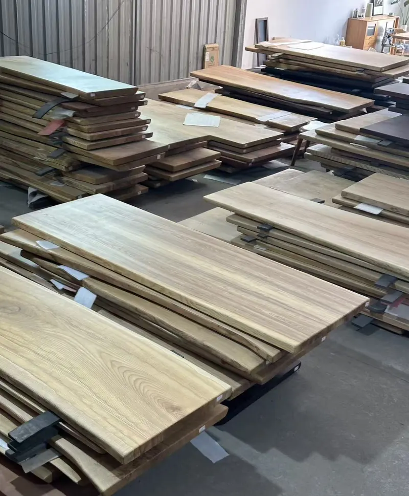 Solid wood lumber selection Solid wood lumber selection in countertop workshop